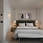 Nija Vila *