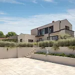 Villa Nija